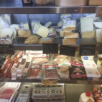 10/2/2017 tarihinde Juan C.ziyaretçi tarafından A.L.C. Italian Grocery'de çekilen fotoğraf