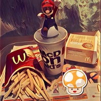 Photo taken at McDonald&amp;#39;s by Thais V. on 11/11/2016