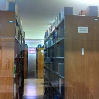Foto tirada no(a) Biblioteca Central - UFJF por Carolina L. em 9/21/2012
