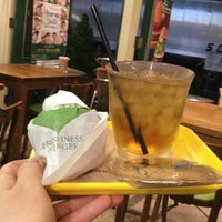 Photo taken at Freshness Burger by Mayumin-Hime on 5/23/2018