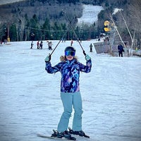 Photo taken at Hunter Mountain Ski Resort by Metsye J. on 12/31/2022