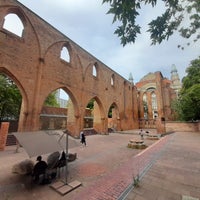 Photo taken at Ruine der Franziskaner-Klosterkirche by Rafał R. on 8/1/2022