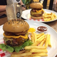 Photo taken at Chris Steaks &amp;amp; Burgers by MHOGmhog .. on 6/6/2018