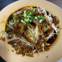 Porn Chai: พรชัย ก๋วยเตี๋ยวหลอด - Noodle House in Bangkok