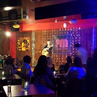 Foto tomada en FM Restaurant Bar and Lounge  por Mike F. el 11/8/2019