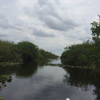 รูปภาพถ่ายที่ Airboat In Everglades โดย Jacob E. เมื่อ 5/3/2014