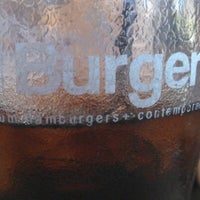 9/28/2012にJacob E.がH Burgerで撮った写真