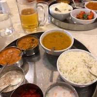 Das Foto wurde bei Yashoda Indian restaurant von Ender C. am 8/21/2018 aufgenommen