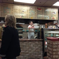 4/6/2013にEdward S.がKrispy Pizzaで撮った写真
