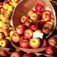 รูปภาพถ่ายที่ Local Choice Produce Market โดย twobillionideas เมื่อ 3/9/2013