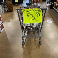 Photo taken at Spec&amp;#39;s Wines, Spirits &amp;amp; Finer Foods by Rainman on 3/28/2020