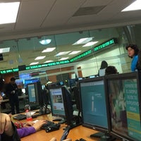 Photo taken at Financial Trading Room by Rene R. R. on 10/10/2014