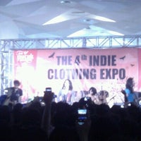 Foto diambil di the 4th Indie Clothing Expo oleh Arif P. pada 11/4/2012