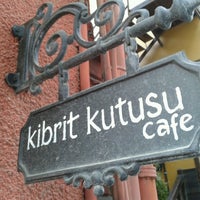 รูปภาพถ่ายที่ Kibrit Kutusu โดย Ozge Bukle C. เมื่อ 6/16/2013