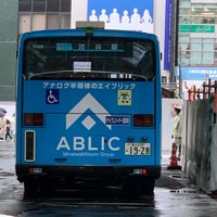 Photo taken at Shibuya Sta. East Exit Bus Terminal by かっくん〜トリプルワーカー〜 on 4/29/2022