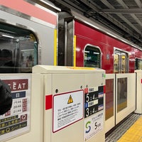 Photo taken at Tōyoko Line Jiyūgaoka Station (TY07) by かっくん〜トリプルワーカー〜 on 3/28/2024