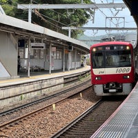 Photo taken at Kitakurihama Station (KK66) by かっくん〜トリプルワーカー〜 on 6/30/2023