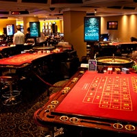 รูปภาพถ่ายที่ The Barracuda Club โดย Gala Casinos London 18+ only Gala Casinos operate a &amp;#39;Think 21&amp;#39; policy. เมื่อ 9/25/2012