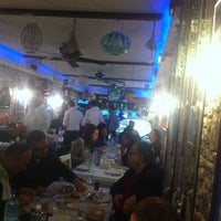 4/10/2013 tarihinde Hakan U.ziyaretçi tarafından Mavra Restaurant'de çekilen fotoğraf