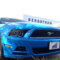 Foto diambil di Bergstrom Ford Lincoln of the Fox Valley oleh Craig R. pada 9/30/2013