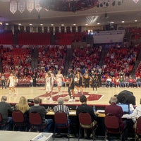 Photo taken at Lloyd Noble Center by Madster on 3/15/2022