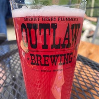 7/7/2020 tarihinde Madsterziyaretçi tarafından Outlaw Brewing'de çekilen fotoğraf