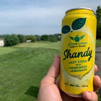 Foto tomada en Hollow Creek Golf Club  por Slack el 8/7/2021