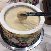 Photo taken at J’adore Hotpot 挚岛豆捞 by Cindy L. on 4/29/2018