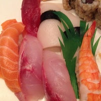 11/11/2012에 Michelle K.님이 Yoki Japanese Restaurant에서 찍은 사진