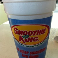 Photo taken at SMOOTHIE KING by Dana on 3/18/2013