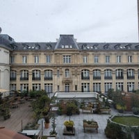 Photo taken at Hôtel Crowne Plaza by Bee on 12/18/2022