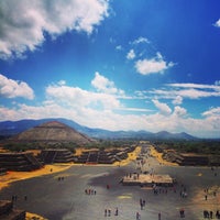 Photo taken at Zona Arqueológica de Teotihuacán by Dayana T on 3/21/2015