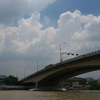 Photo taken at ท่าเรือพระปิ่นเกล้า (Pra Pinklao Bridge Pier) N12 by kwang S. on 9/13/2017