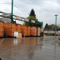 Photo taken at BSR Recyclinghof by Oliver on 10/6/2012