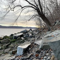 Photo taken at The Palisades - Great Stairs / Peanut Leap Cascade / Ruins of Cliffdale Manor by Anna on 1/10/2021