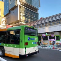 Photo taken at Shibuya Sta. East Exit Bus Terminal by 🎌敷島🎌@『ZBC-MUM1NAE』 on 11/3/2022