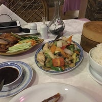 10/31/2017 tarihinde Dimitra L.ziyaretçi tarafından Singapore Chinese Restaurant'de çekilen fotoğraf