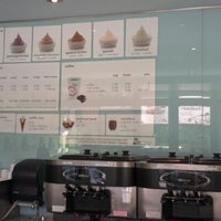 Photo taken at Pinkberry by Cheneye C. on 10/4/2012