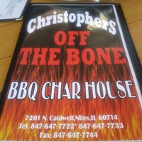 รูปภาพถ่ายที่ Christopher&#39;s Off The Bone Bbq And Char House โดย Miguel A. เมื่อ 10/4/2012