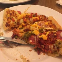 Photo taken at Pizza Hut by Diogo F. on 4/6/2017