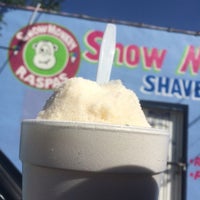 Photo taken at Snow Monkey Shaved Ice by Alfred M. on 7/27/2014