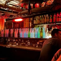 Foto diambil di Sake Bar Decibel oleh Andrew F. pada 1/21/2023