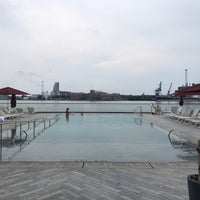 Photo taken at The Pendry Pool And Bar by Andrew F. on 7/17/2022