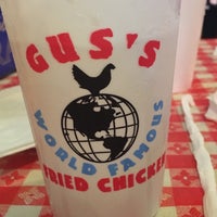 Photo taken at Gus&amp;#39;s World Famous Fried Chicken by Sara on 10/10/2018