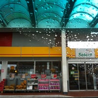 รูปภาพถ่ายที่ Shell โดย Evgeny R. เมื่อ 9/26/2012