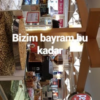 Photo taken at Peşkur Kuruyemiş by Ahmet Kürşat P. on 6/15/2018