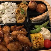 Foto tomada en Sushi Hon  por Peter D. el 9/19/2017