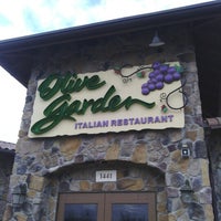 Photo taken at Olive Garden by Kpbm R. on 3/29/2013