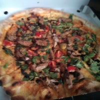 7/24/2012 tarihinde Foodspotsziyaretçi tarafından Pizzeria Ristorante Paesano'de çekilen fotoğraf