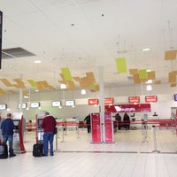 Photo taken at Gold Coast Airport (OOL) by Ming C. on 7/11/2012